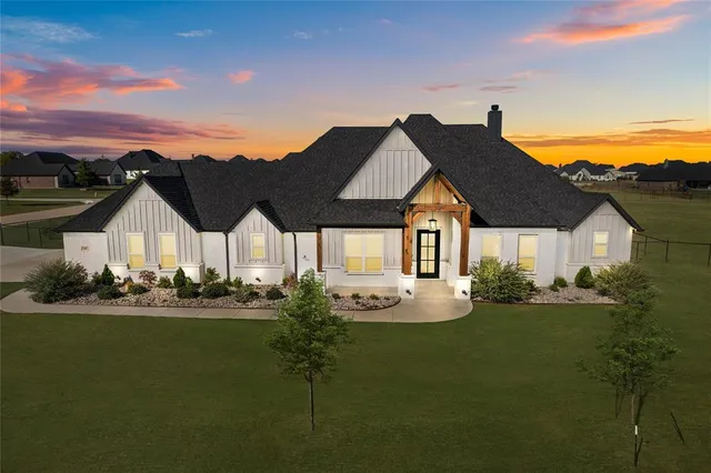 $650,000 | 256 Agua Linda Drive, Godley, TX 76044