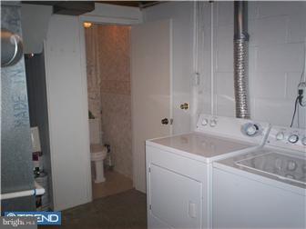 12434 Balston Road Philadelphia, PA 19154 - Photo 11 of 12 Laundry Room