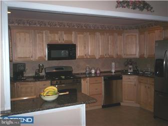 12434 Balston Road Philadelphia, PA 19154 - Photo 4 of 12 Kitchen
