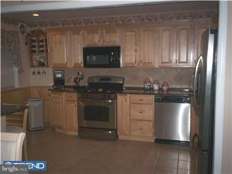 12434 Balston Road Philadelphia, PA 19154 - Photo 5 of 12 Kitchen