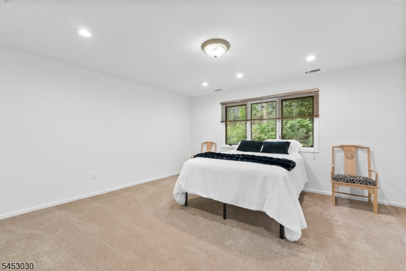 239 Westervelt Lane Mahwah, NJ 07430 - Photo 31 of 50 Gallery Image 31