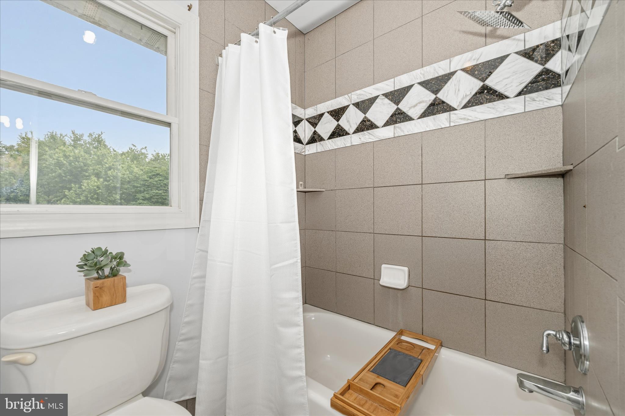 18400 New Cut Road Mount Airy, MD 21771 - Photo 47 of 86 Jack & Jill Bath