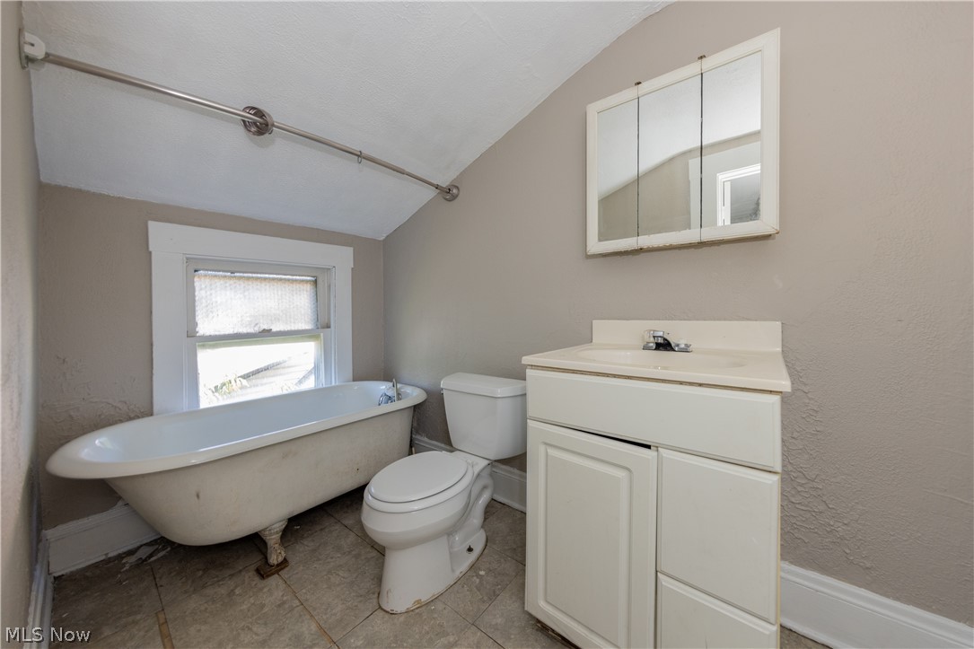 14650 Superior Road Cleveland, OH 44118 - Photo 44 of 50