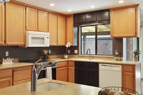 $500,000 | 1312 Wylmawood Lane, Modesto, CA 95355