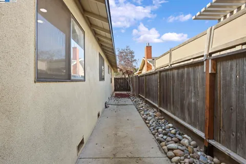 $500,000 | 1312 Wylmawood Lane, Modesto, CA 95355