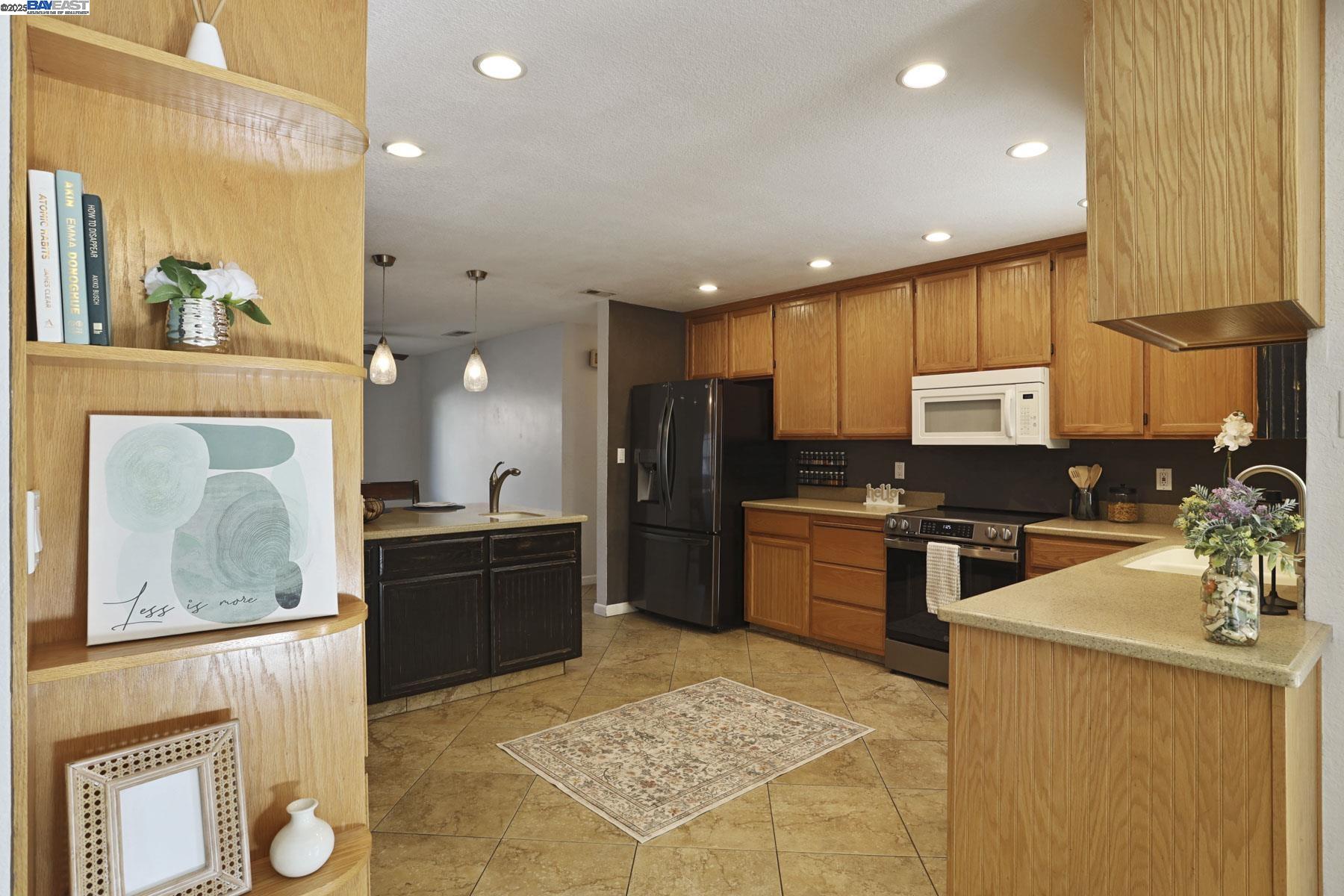 1312 Wylmawood Lane Modesto, CA 95355 - Photo 9 of 37