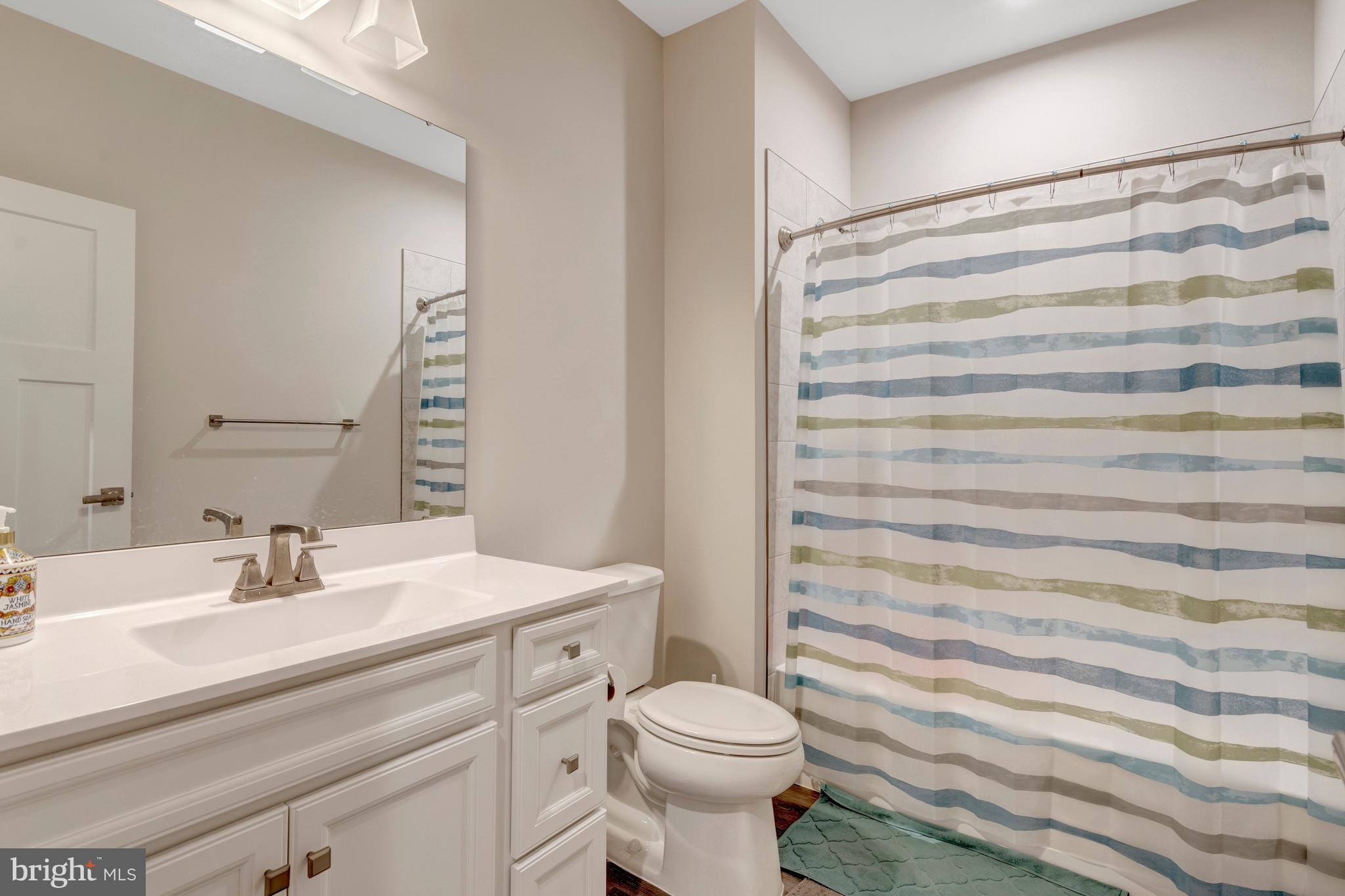 42558 Invergordon Terrace Sterling, VA 20166 - Photo 29 of 38