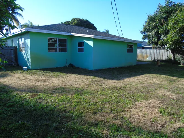 $3,150 | 6902 Plymouth Drive South, Lake Worth, FL 33462