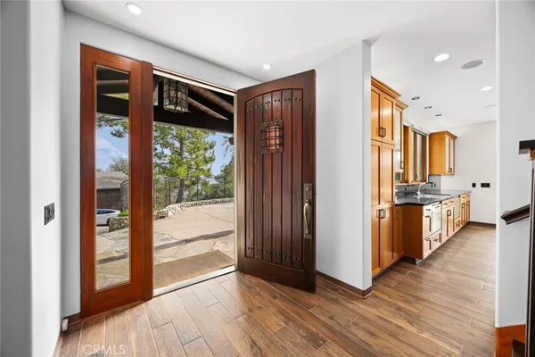 $6,050,000 | 5310 Linda Vista Drive, La Canada Flintridge, CA 91011