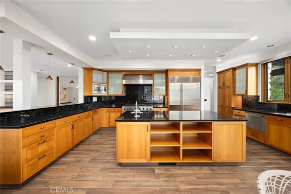 $6,050,000 | 5310 Linda Vista Drive, La Canada Flintridge, CA 91011