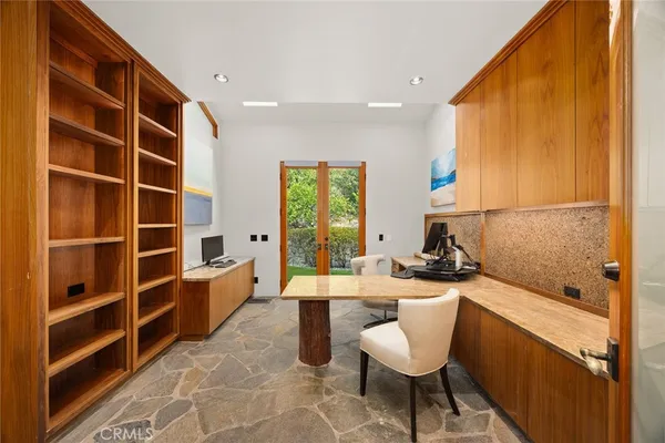 $6,050,000 | 5310 Linda Vista Drive, La Canada Flintridge, CA 91011