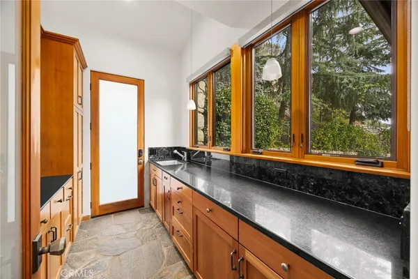 $6,050,000 | 5310 Linda Vista Drive, La Canada Flintridge, CA 91011