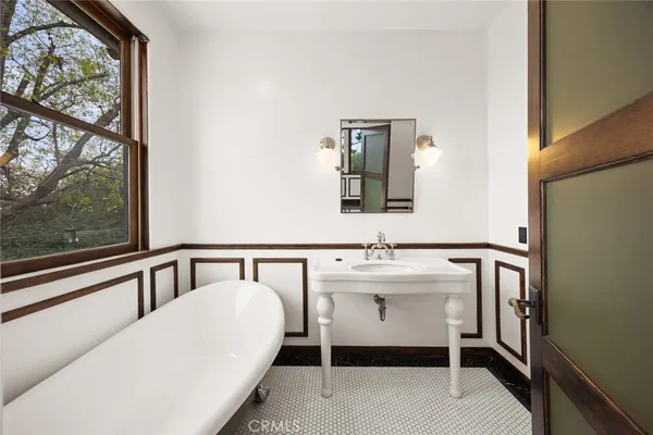 $6,050,000 | 5310 Linda Vista Drive, La Canada Flintridge, CA 91011