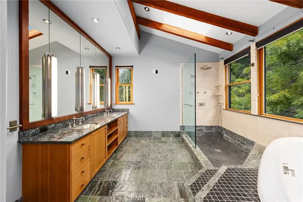 $6,050,000 | 5310 Linda Vista Drive, La Canada Flintridge, CA 91011