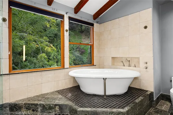 $6,050,000 | 5310 Linda Vista Drive, La Canada Flintridge, CA 91011