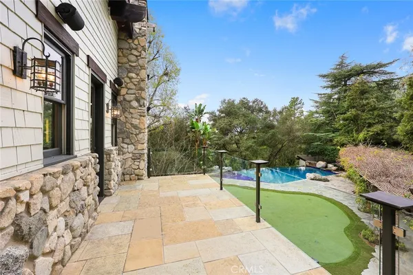 $6,050,000 | 5310 Linda Vista Drive, La Canada Flintridge, CA 91011