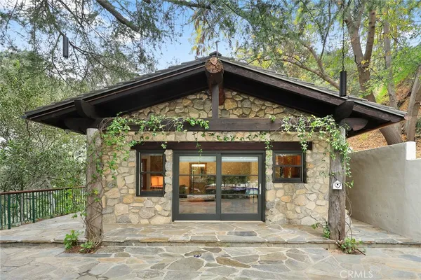 $6,050,000 | 5310 Linda Vista Drive, La Canada Flintridge, CA 91011