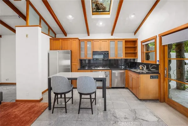 $6,050,000 | 5310 Linda Vista Drive, La Canada Flintridge, CA 91011