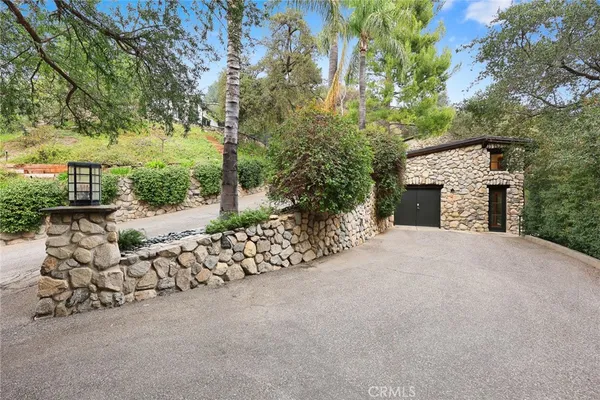 $6,050,000 | 5310 Linda Vista Drive, La Canada Flintridge, CA 91011