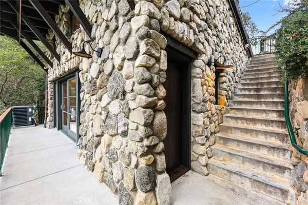 $6,050,000 | 5310 Linda Vista Drive, La Canada Flintridge, CA 91011