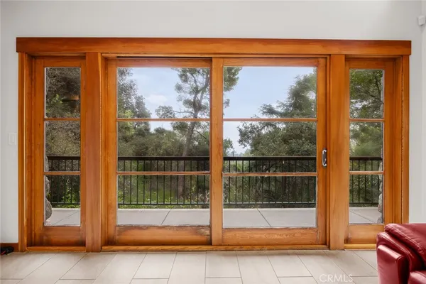 $6,050,000 | 5310 Linda Vista Drive, La Canada Flintridge, CA 91011