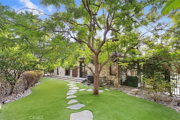 $6,050,000 | 5310 Linda Vista Drive, La Canada Flintridge, CA 91011