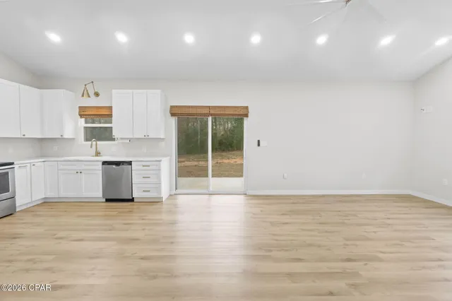 $239,999 | 3055 Pioneer Road, Vernon, FL 32462