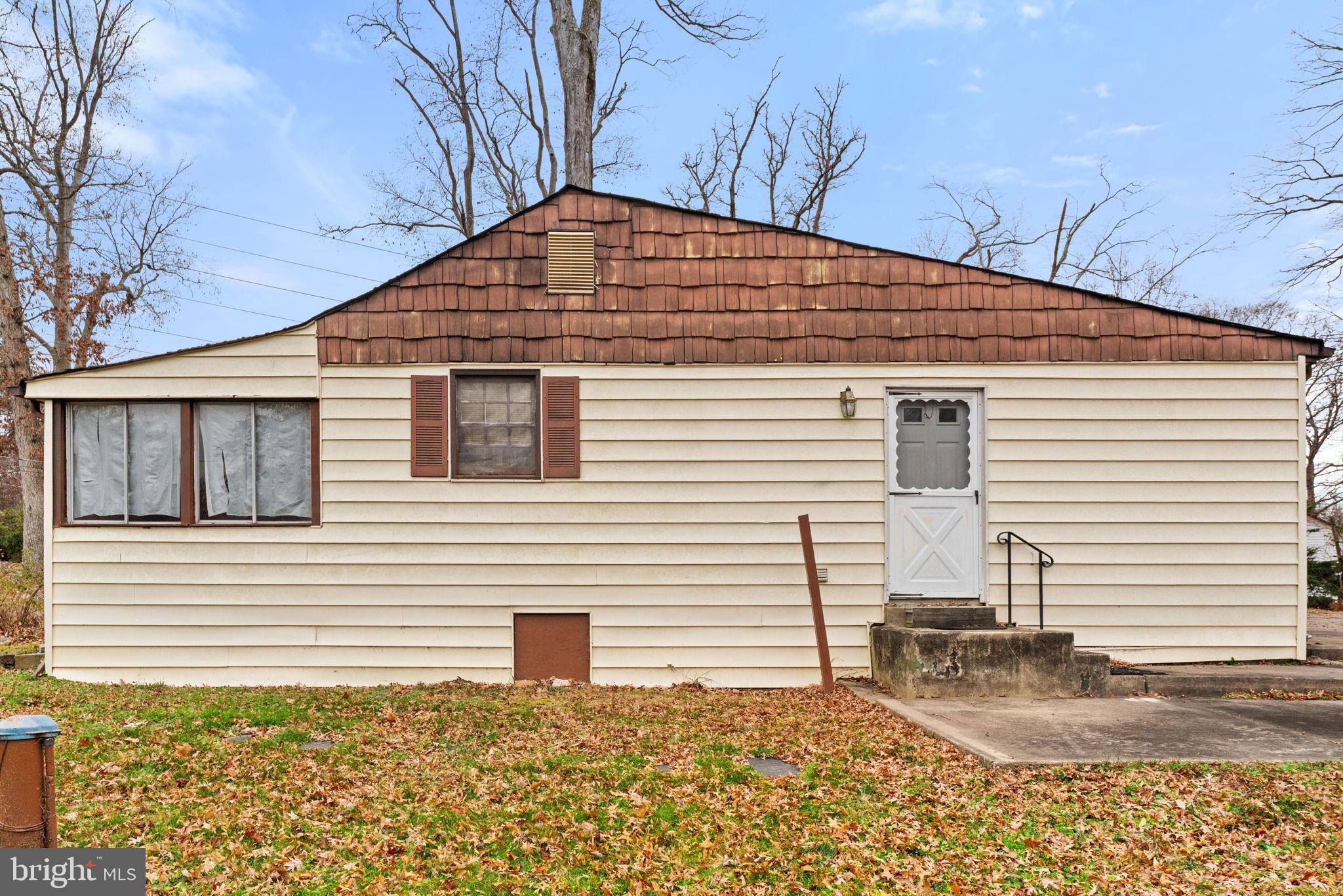 8906 Hooes Road Fairfax Station, VA 22039 - Photo 36 of 45 a front view of a house