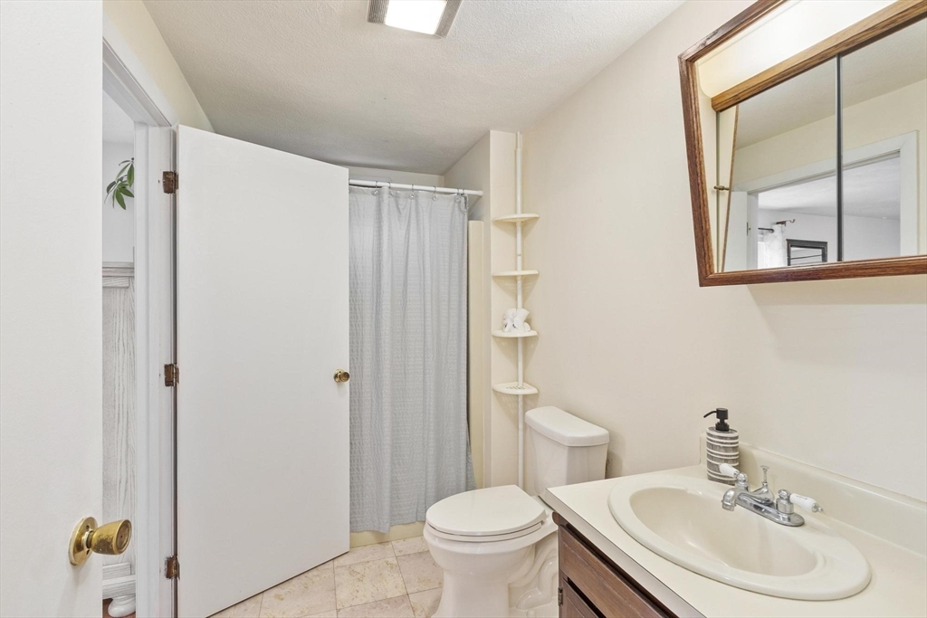 12 Murphy Road Hudson, MA 01749 - Photo 14 of 36