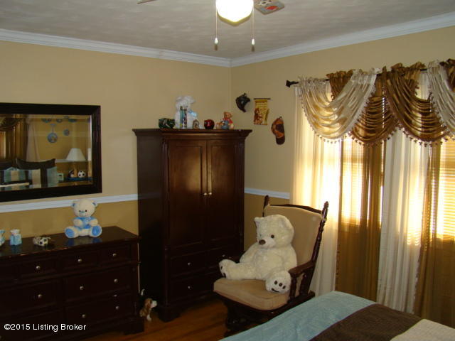 4411 Lambert Road Louisville, KY 40219 - Photo 24 of 54 DSC06251.JPG