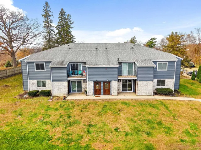 $205,000 | 707 Whispering Pines Way, Fitchburg, WI 53713