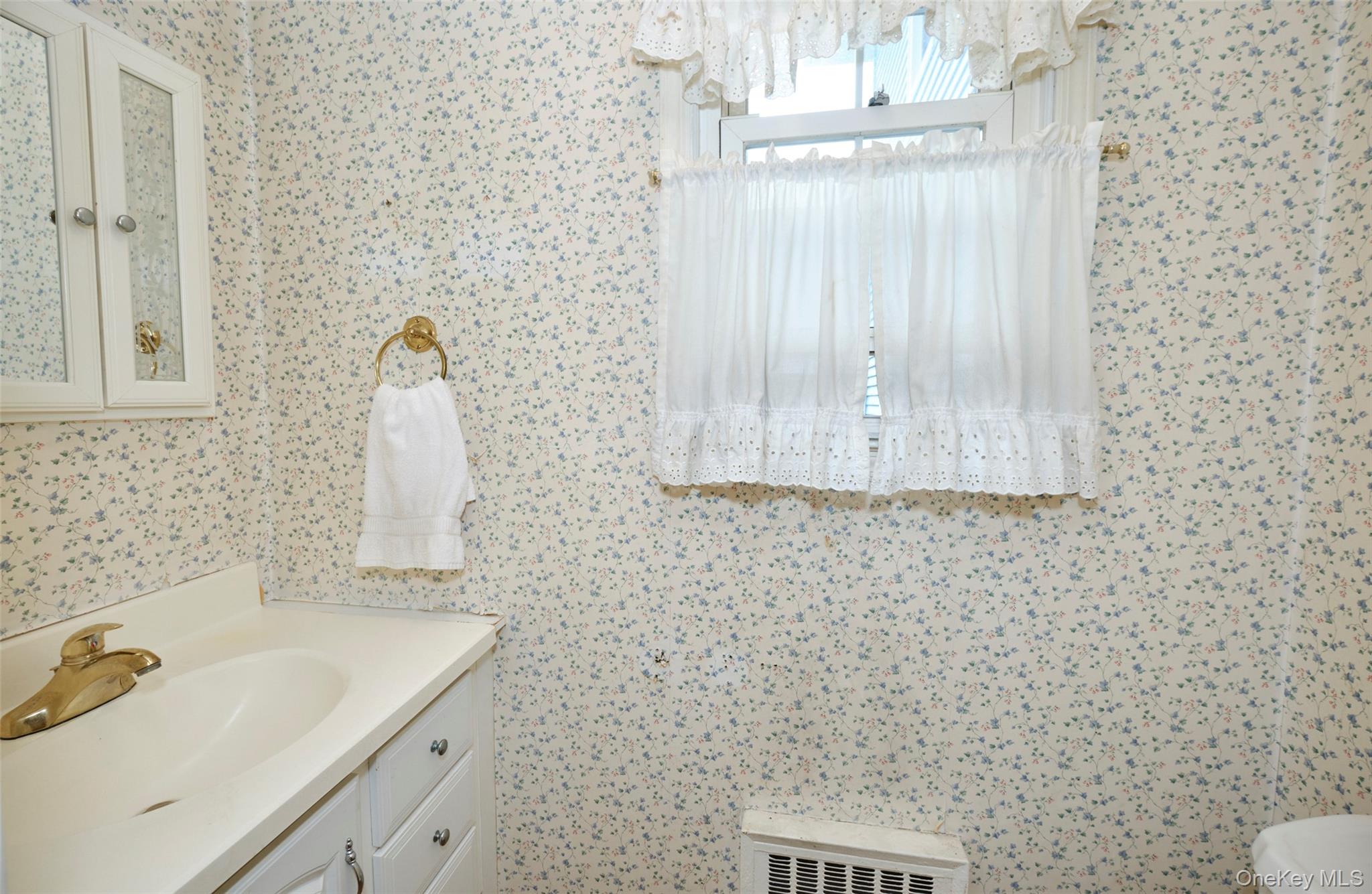 17 Concord Street Floral Park, NY 11001 - Photo 20 of 38 Half Bathroom