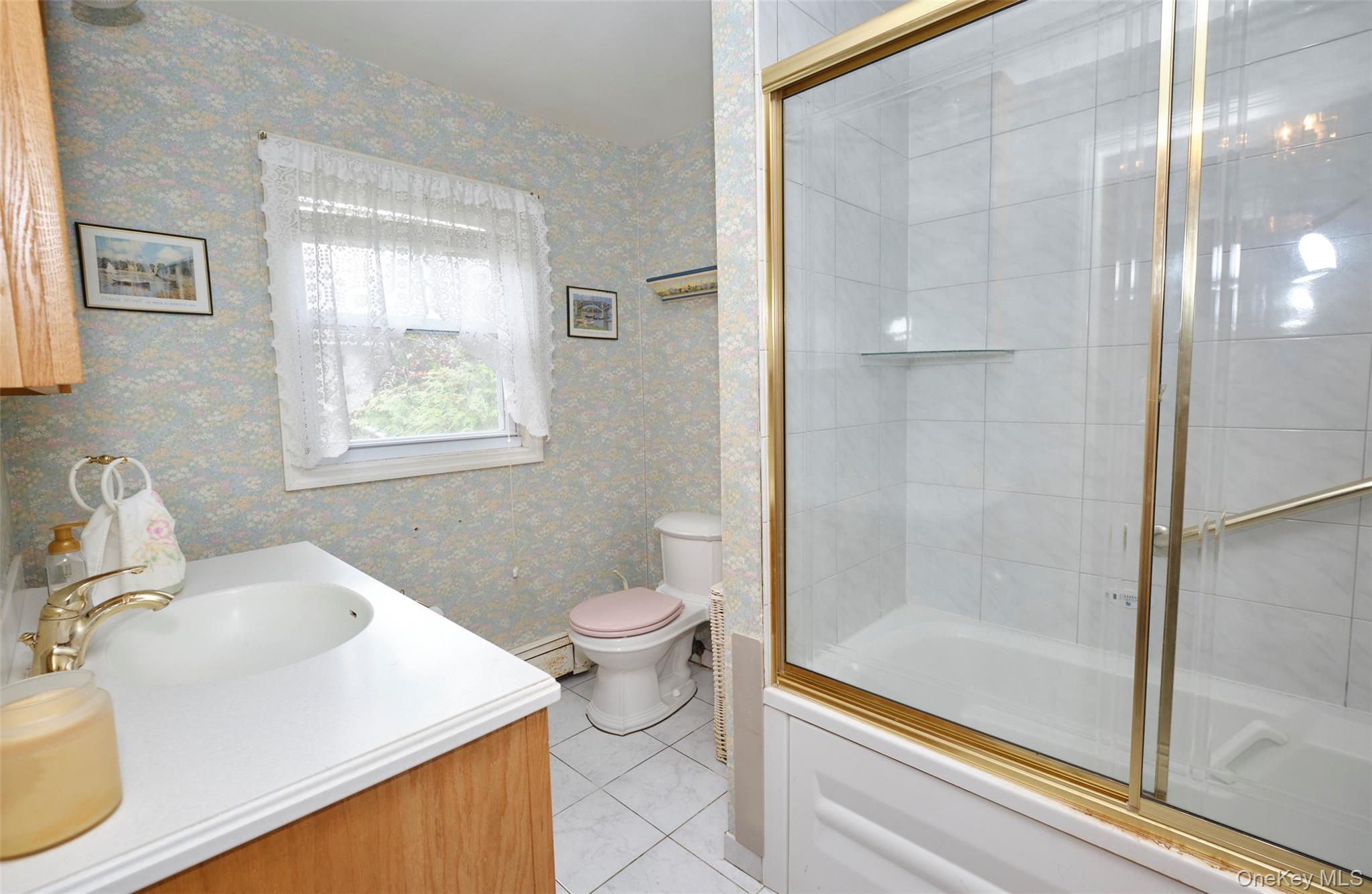 17 Concord Street Floral Park, NY 11001 - Photo 28 of 38 Full Bathroom