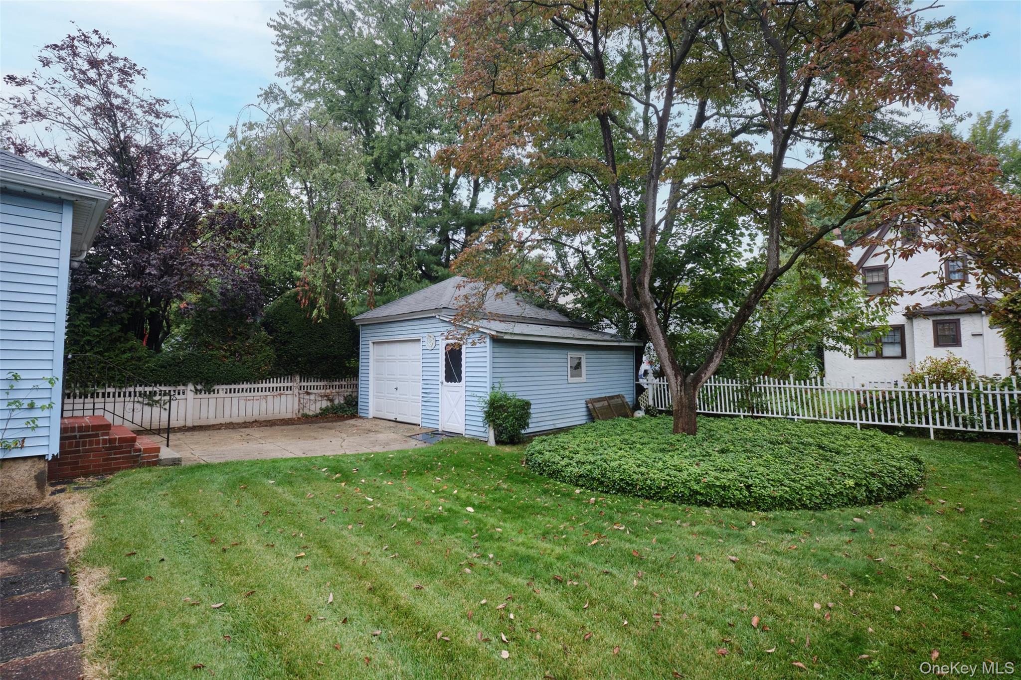 17 Concord Street Floral Park, NY 11001 - Photo 34 of 38 Yard