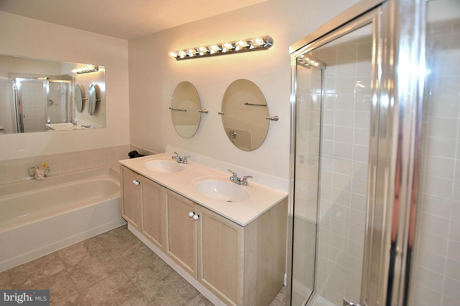 7286 Olde Lantern Way Springfield, VA 22152 - Photo 25 of 26 Bath