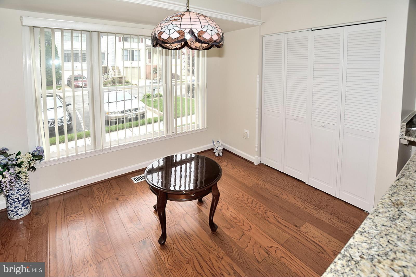 7286 Olde Lantern Way Springfield, VA 22152 - Photo 4 of 26 Eat in kitchen