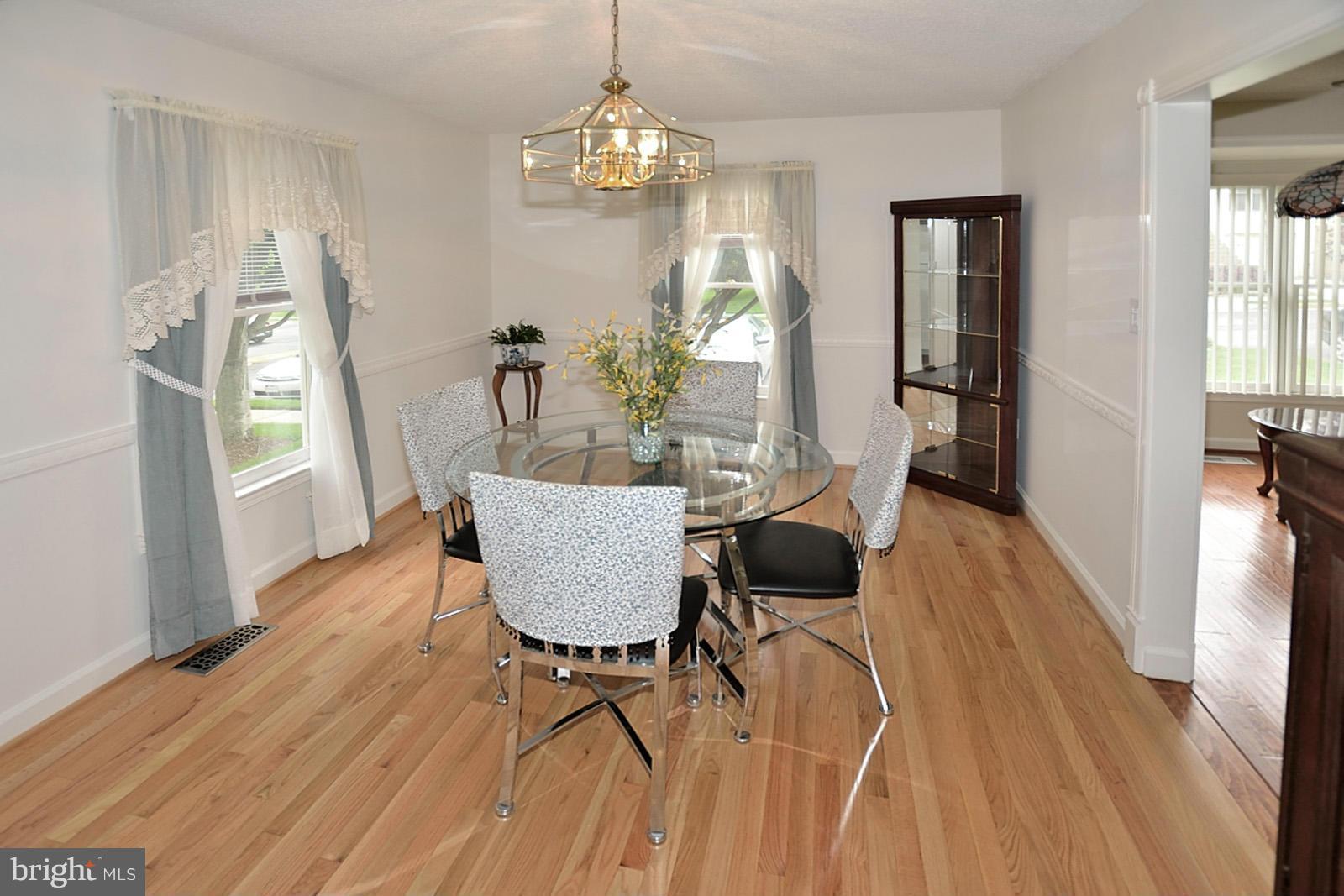 7286 Olde Lantern Way Springfield, VA 22152 - Photo 6 of 26 Dining Room