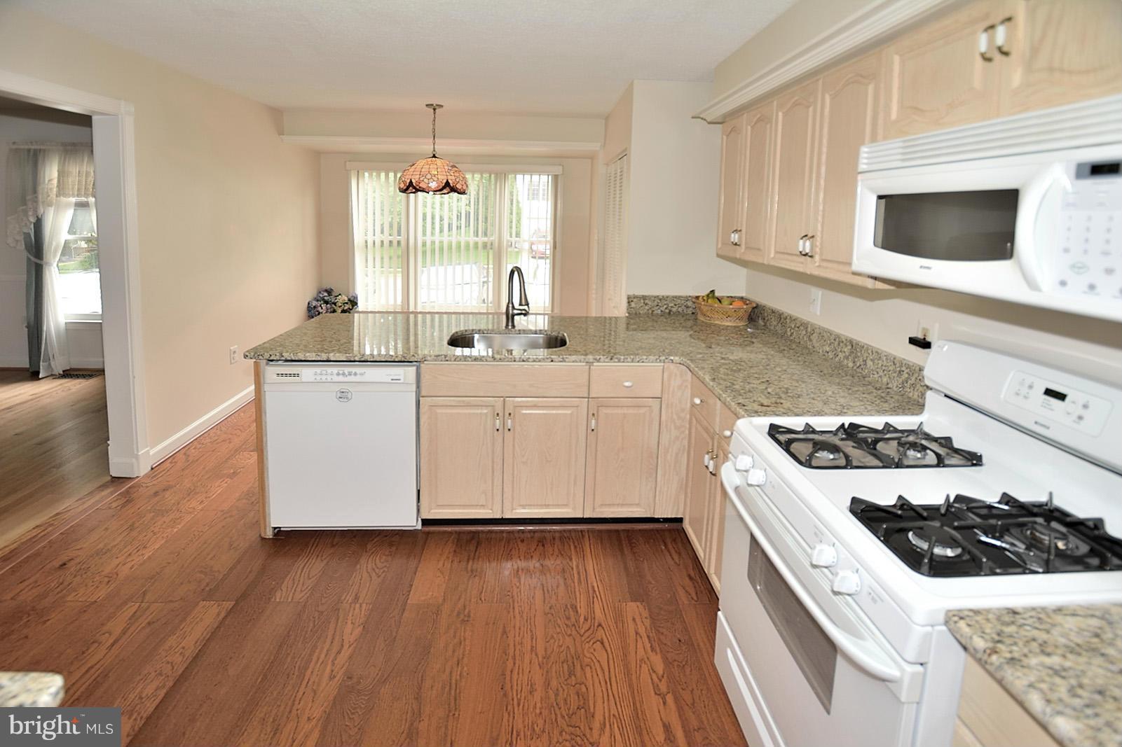 7286 Olde Lantern Way Springfield, VA 22152 - Photo 7 of 26 Kitchen