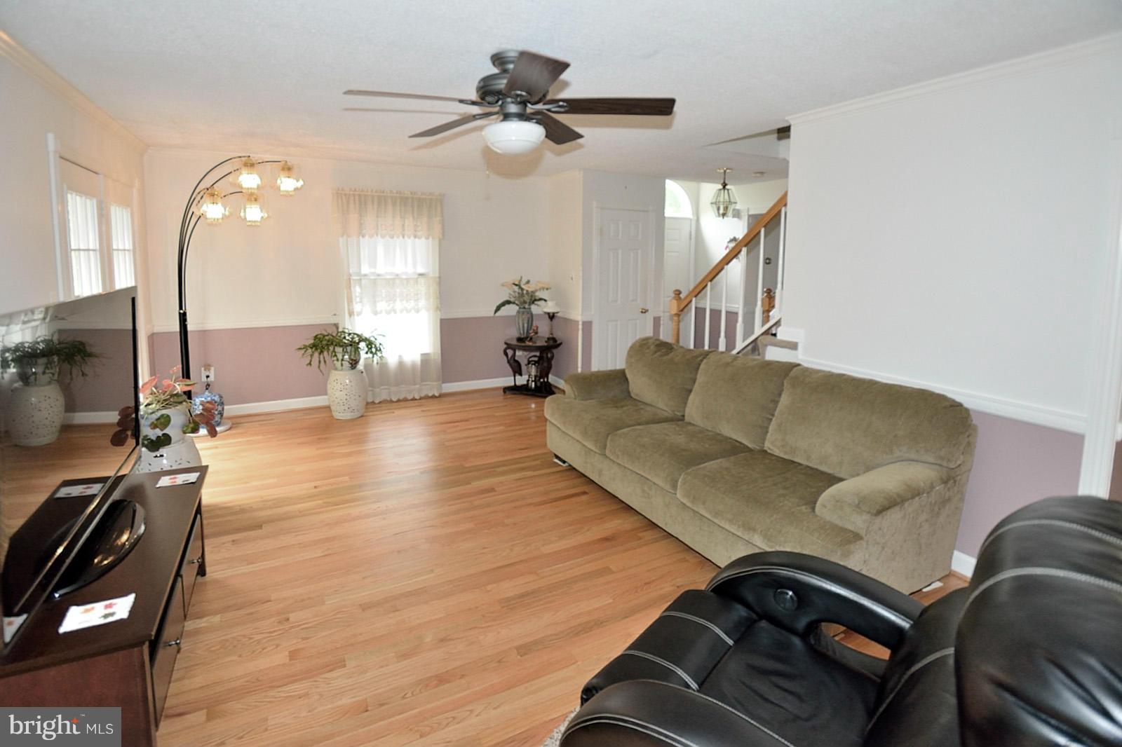 7286 Olde Lantern Way Springfield, VA 22152 - Photo 10 of 26 Living Room