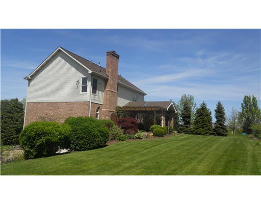 421 Meadow View Drive McKees Rocks, PA 15136 - Photo 16 of 18 Yard/Garden.
