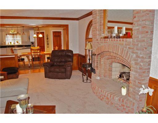 421 Meadow View Drive McKees Rocks, PA 15136 - Photo 8 of 18 Family Room.