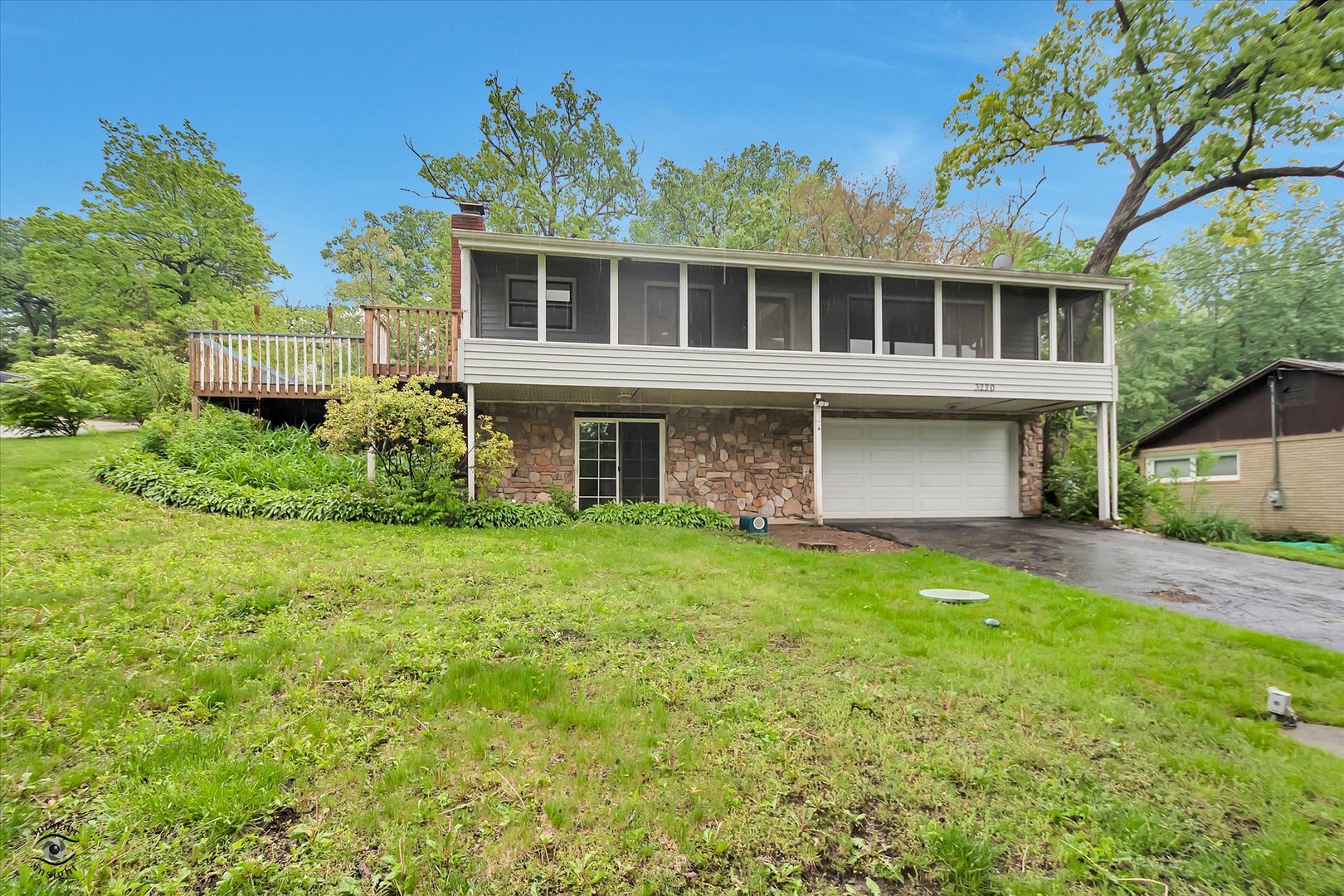 3220 East Lake Shore Dr