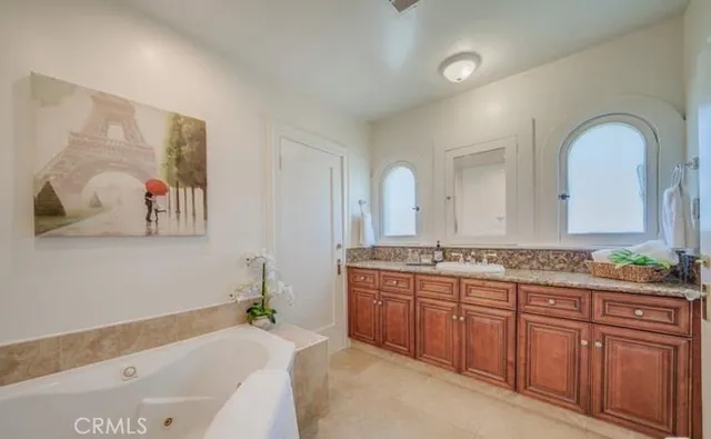 $6,500 | 1231 South St Andrews Place, Los Angeles, CA 90019