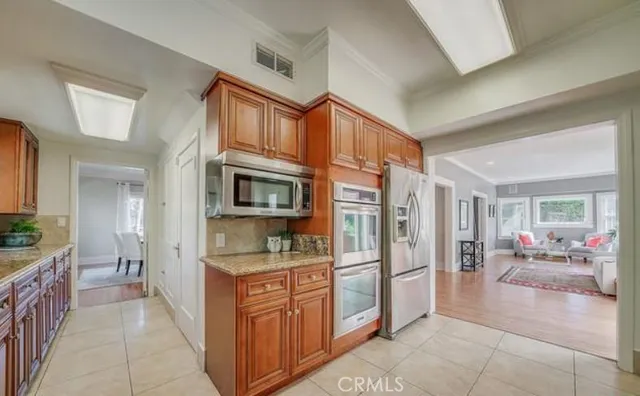 $6,500 | 1231 South St Andrews Place, Los Angeles, CA 90019