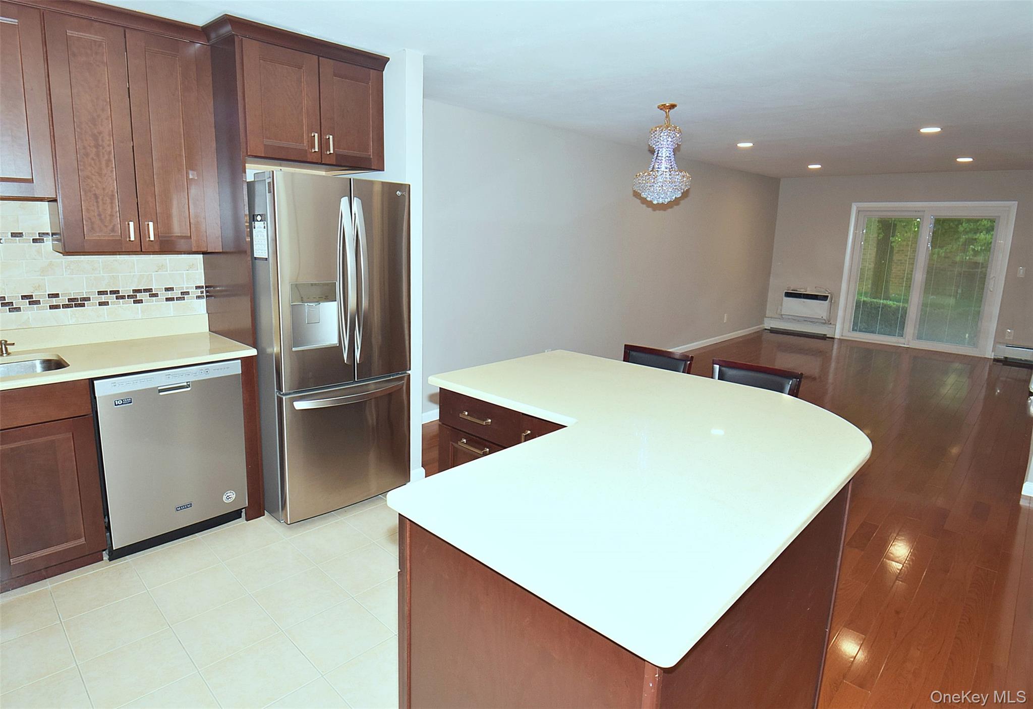 20804 Robert Road, Unit 189L Queens, NY 11360 - Photo 3 of 26