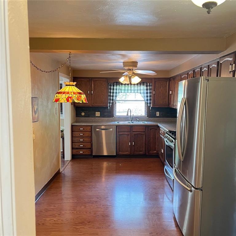 537 Haverhill Road Pittsburgh, PA 15228 - Photo 14 of 29 Long and Lavish!