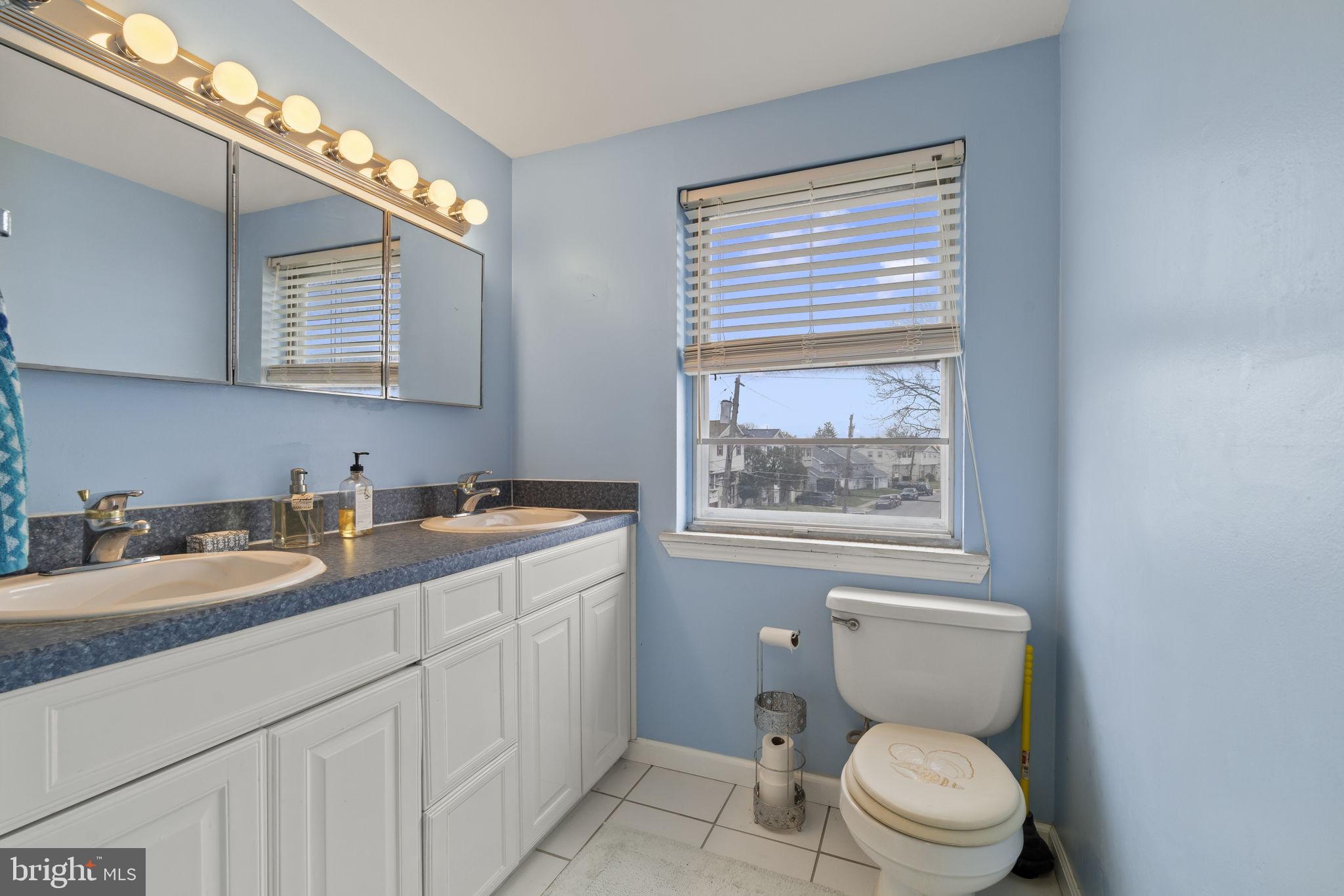 10206 Galahad Road Philadelphia, PA 19116 - Photo 17 of 22