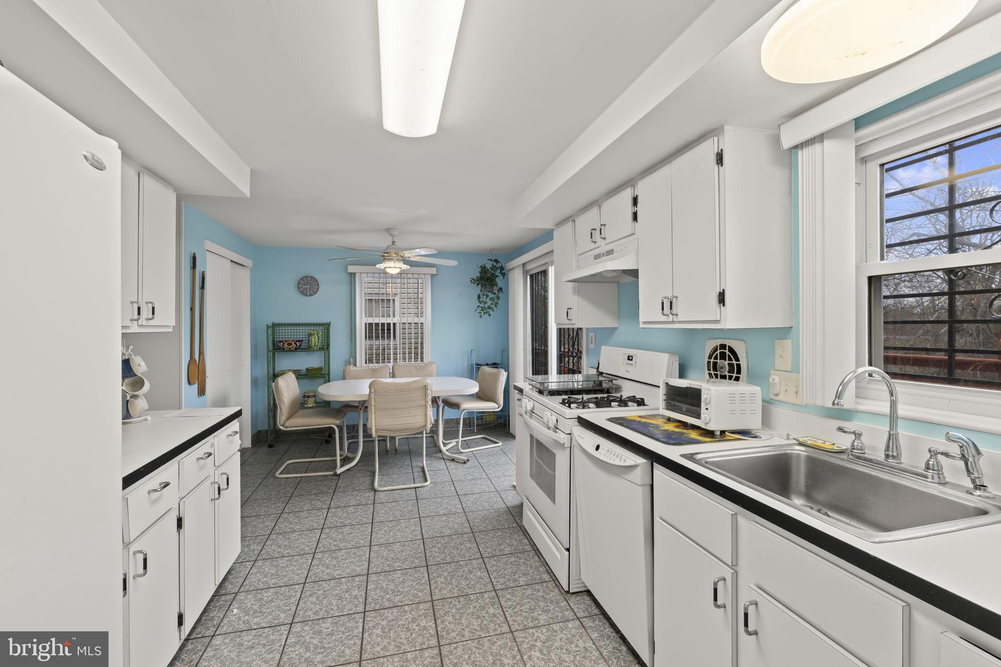 10206 Galahad Road Philadelphia, PA 19116 - Photo 7 of 22