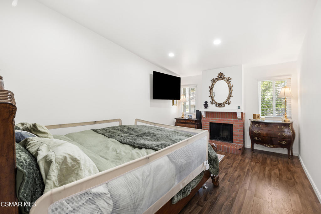 1928 Stow Street Simi Valley, CA 93063 - Photo 18 of 27