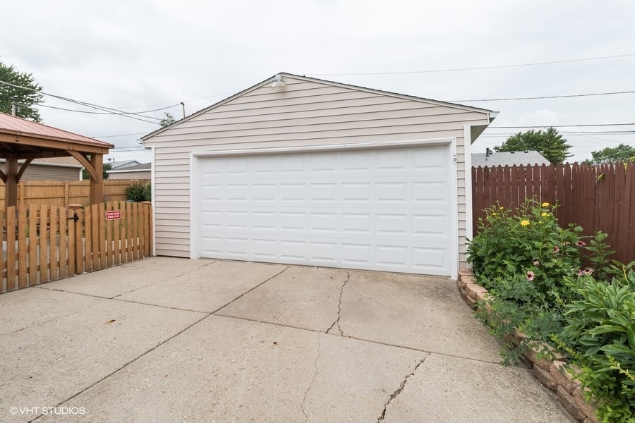 228 Murphy Drive Romeoville, IL 60446 - Photo 20 of 20 front view of a house